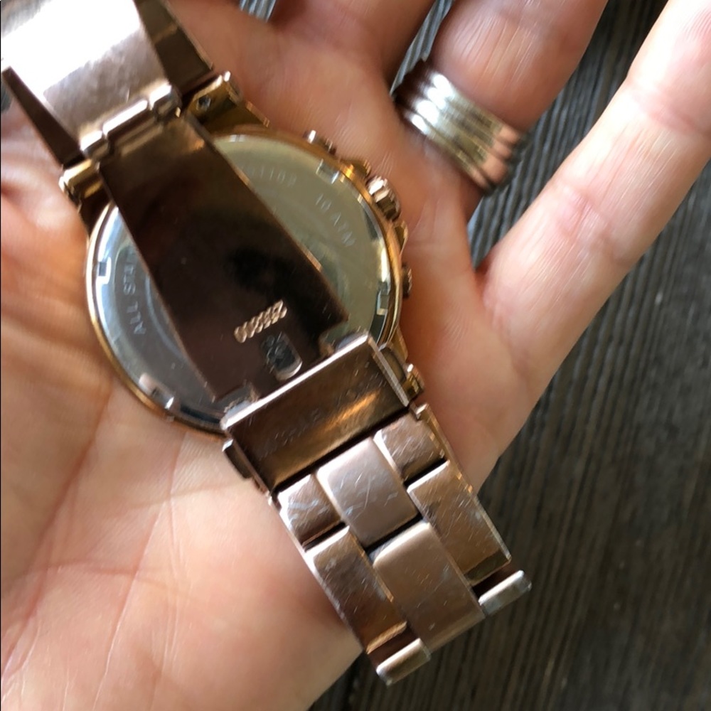 ⭐️🍃Michael Kors watch🍃⭐️ - Picture 5 of 6